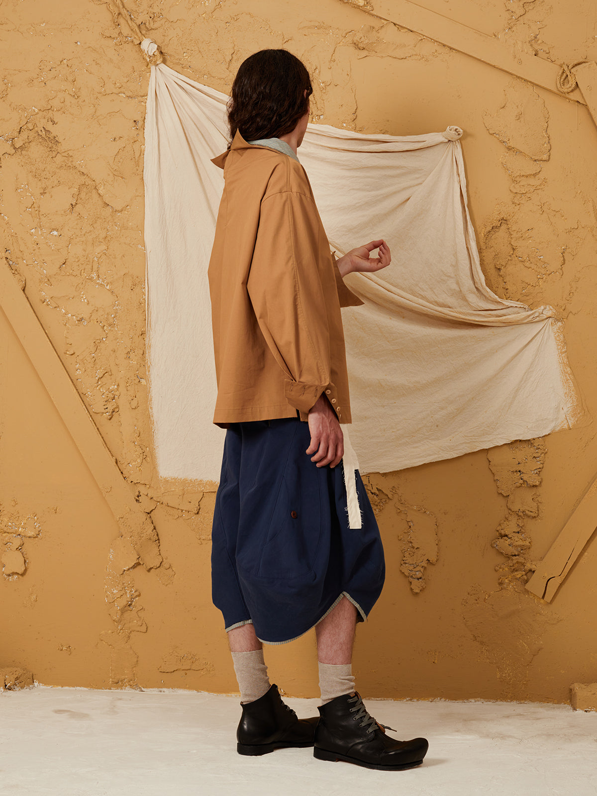 Tíscar Espadas_THE COLLAGE SHORTS NAVY_Hover Image