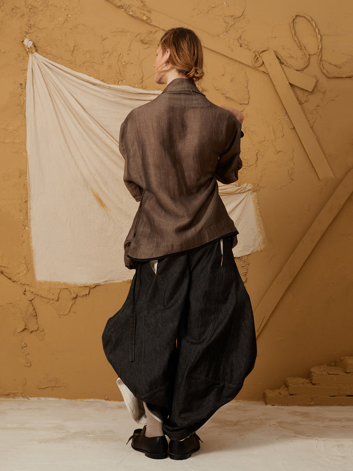 Tíscar Espadas_THE SEVENTH SILK SHIRT BROWN_Hover Image