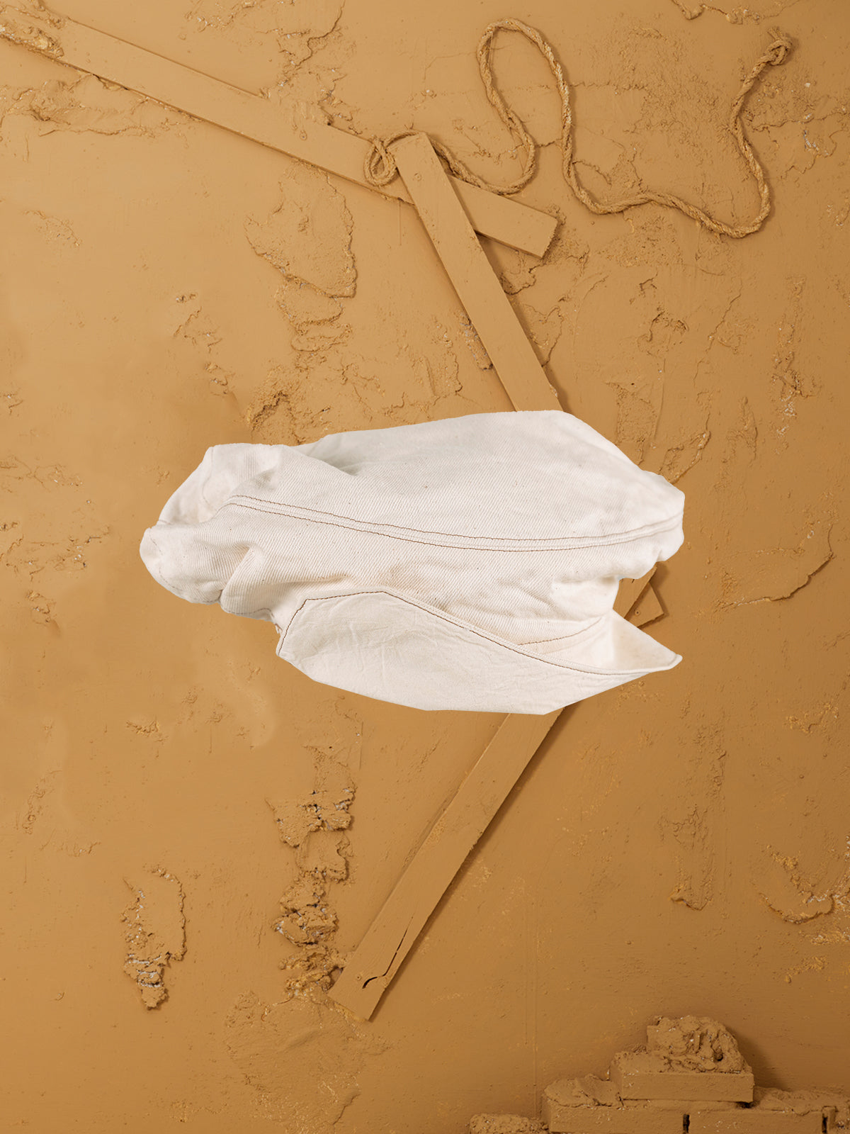 Tíscar Espadas_THE COFFE ON A TABLE HAT_Hover Image