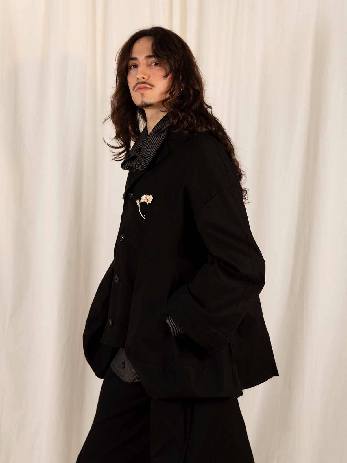 Tíscar Espadas_THE BLACK ANZUG JACKET_Hover Image