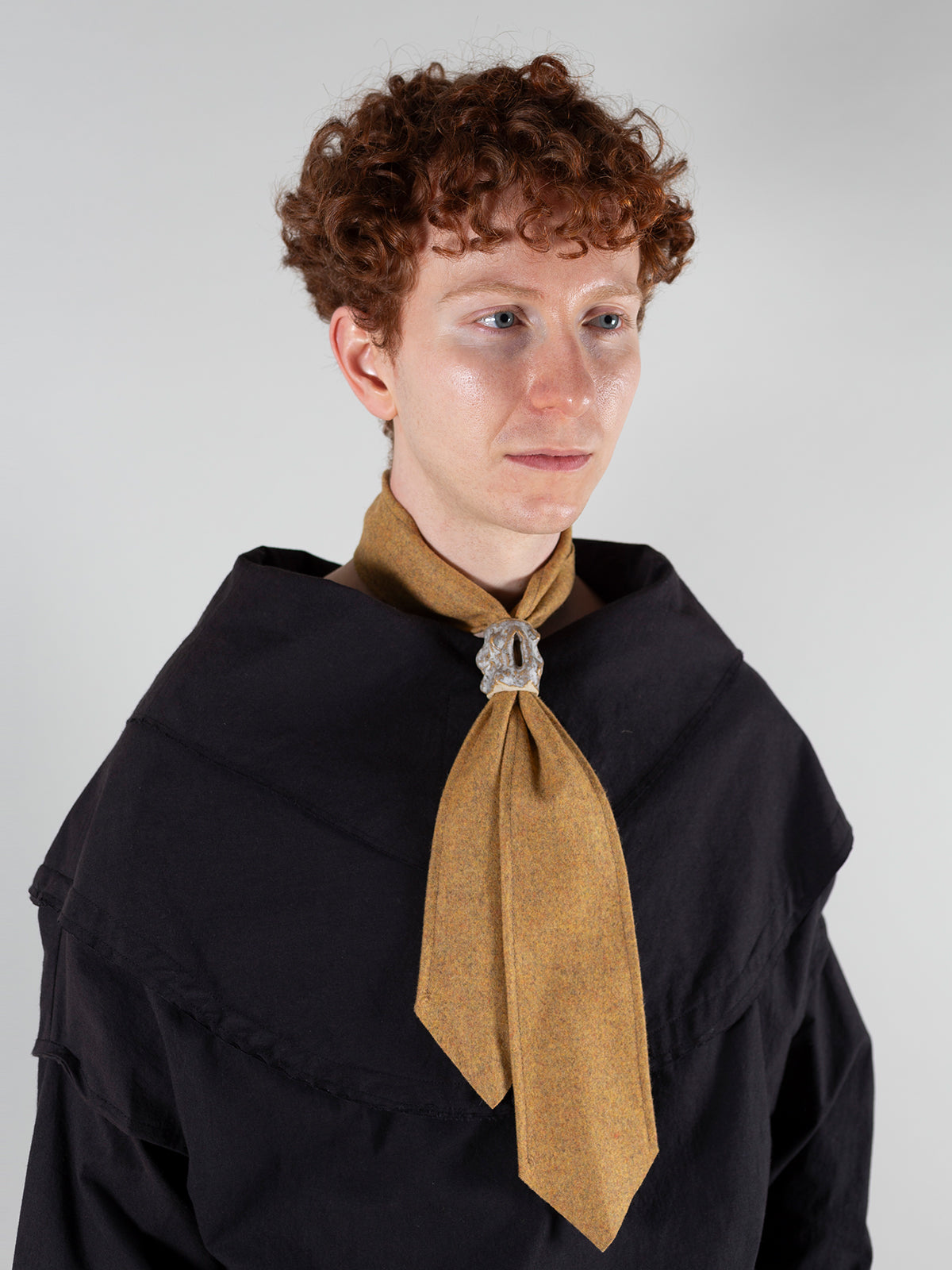 Tíscar Espadas_THE GOLDEN WOOL CORBATA_Hover Image