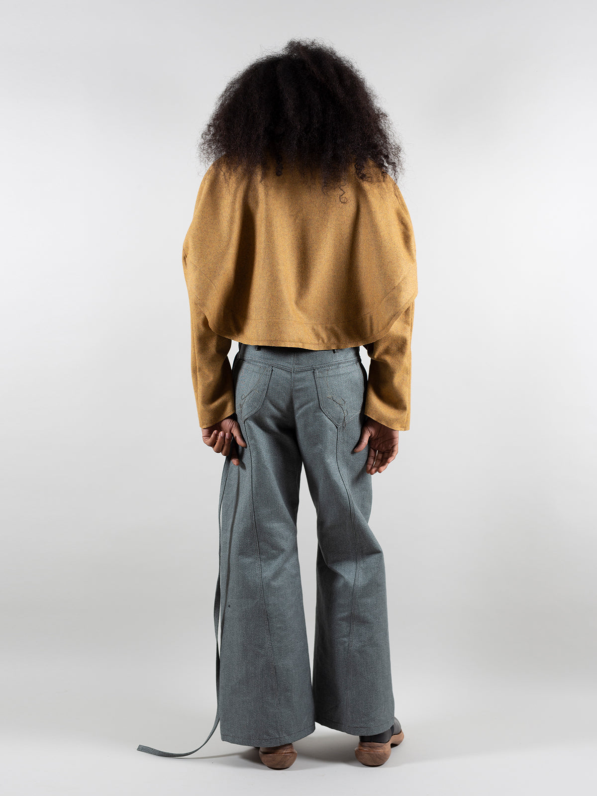 Tíscar Espadas_THE GOLDEN ROUND JACKET_Hover Image