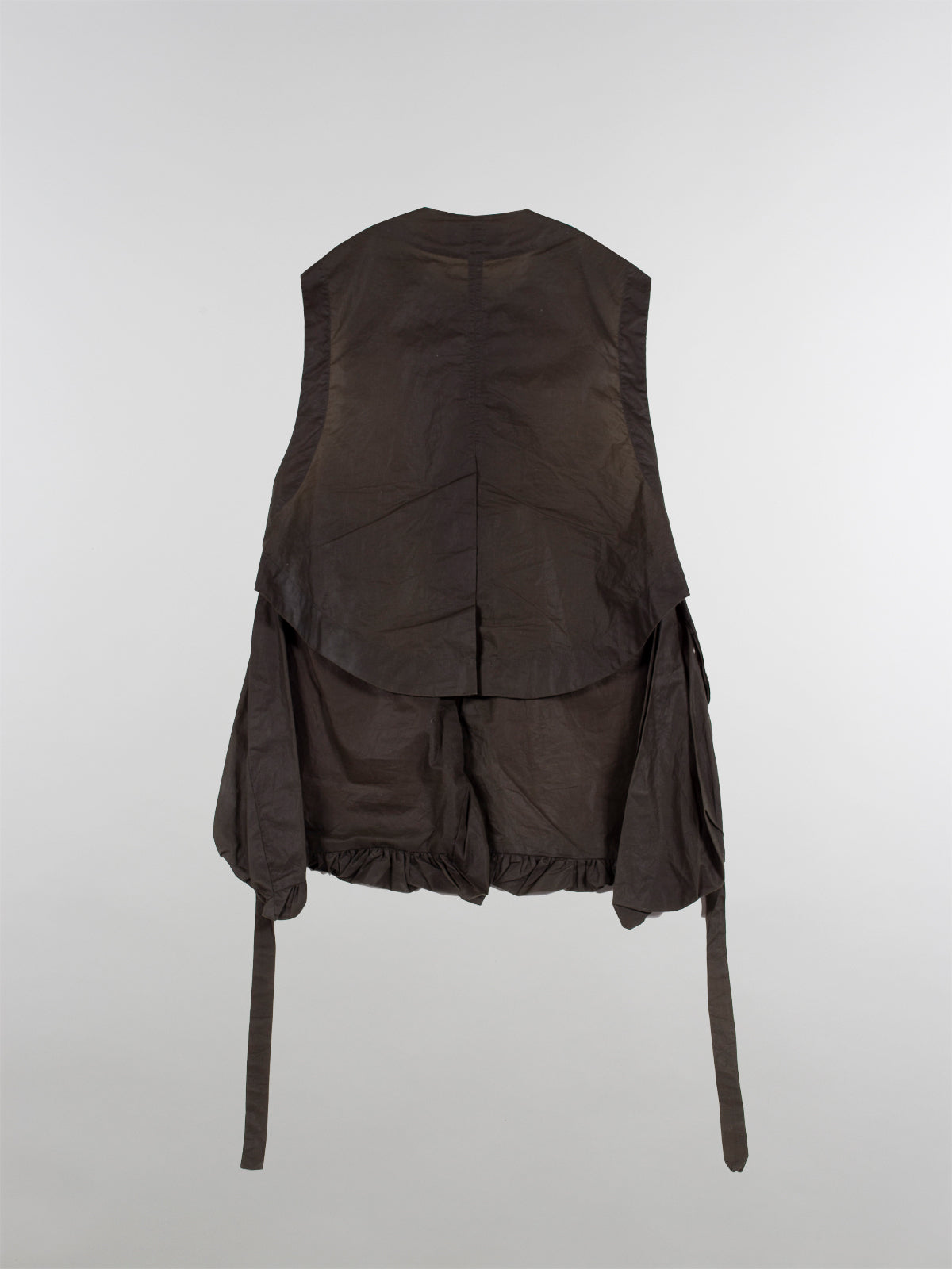 Tíscar Espadas_THE CLOUDY VEST BLACK_Hover Image