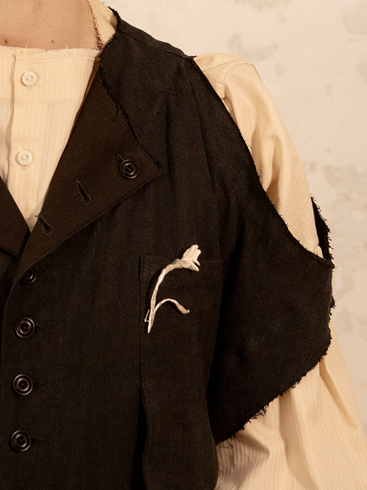 Tíscar Espadas_THE FIRST JAZMIN BROOCH_Hover Image