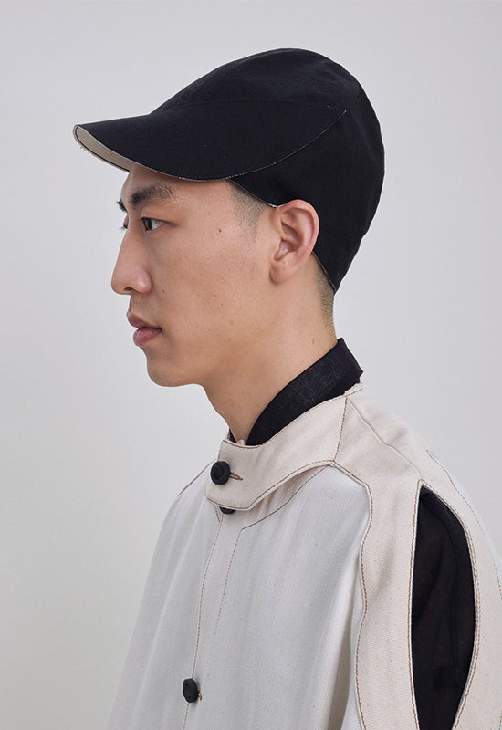 Tíscar Espadas_THE MOON HAT_Hover Image