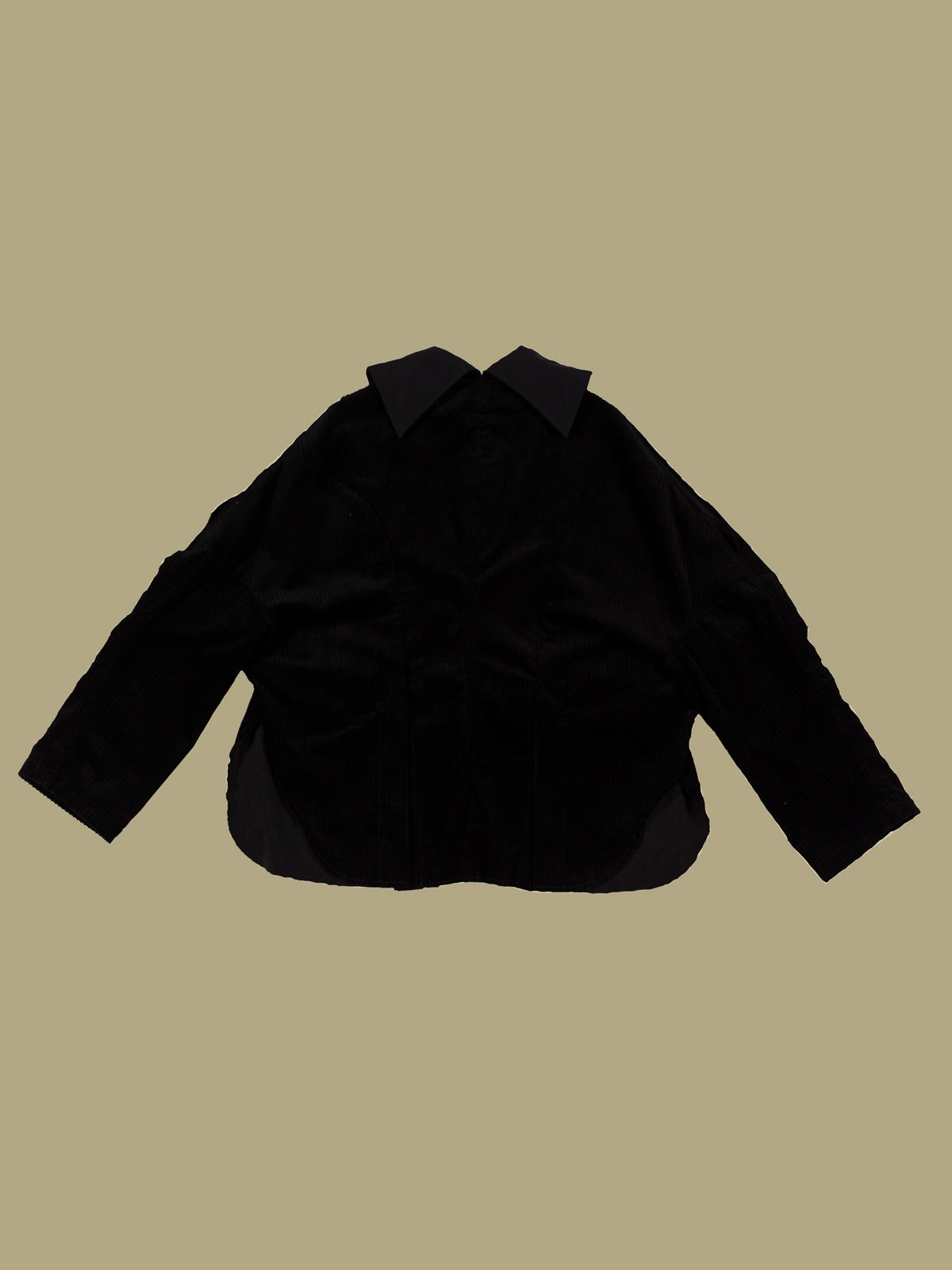 Tíscar Espadas_THE STUDIO JACKET_Hover Image